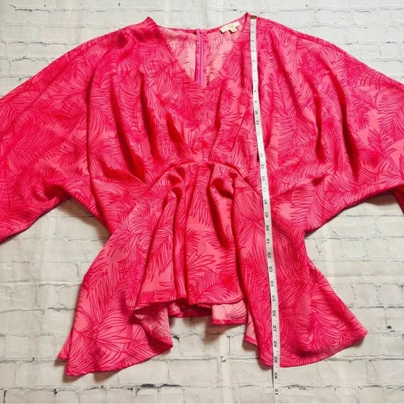 Easel Women’s Size 1X V-neck Flowy Tunic Hot Pink Leaf Print - Picture 7 of 8